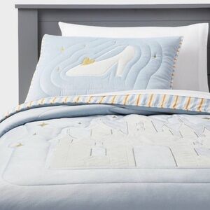 Full/Queen Princess Castle Kids' Quilt - The Disney Collection by Pillowfort™